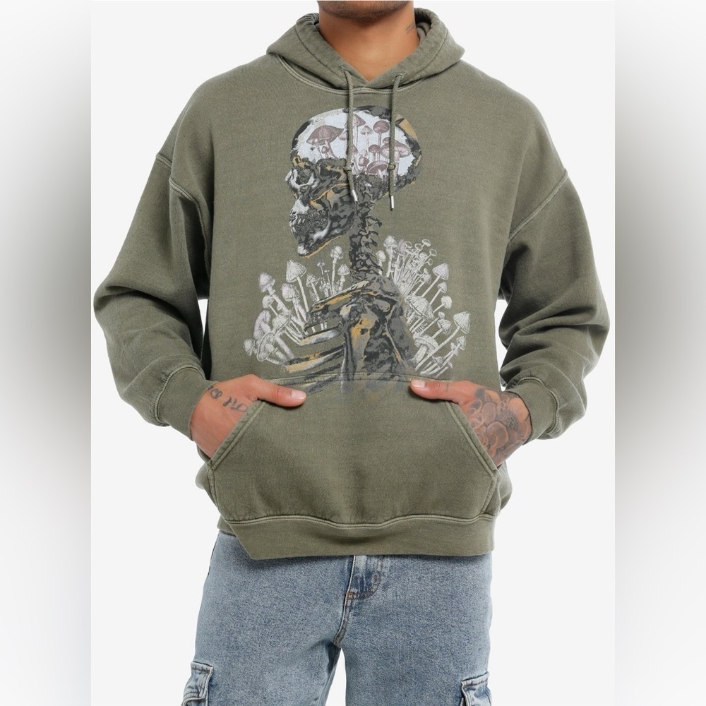 Men's Social Collision Shroom Head Graphic Hoodie in Olive Size S/M